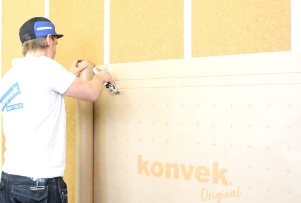 konvek-original-höyrynsulku-hygropaperi_asennuskuva-seinä_KONVEK-FI_1200